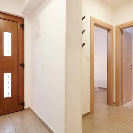 Διαμέρισμα Boris Τρογκίρ